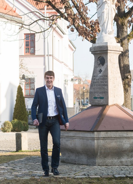 Erster Bürgermeister Karl-Heinz Kerscher Erster Bürgermeister Karl-Heinz Kerscher